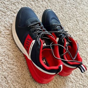 Helly Hansen Alby 1877 low navy and red sneakers
